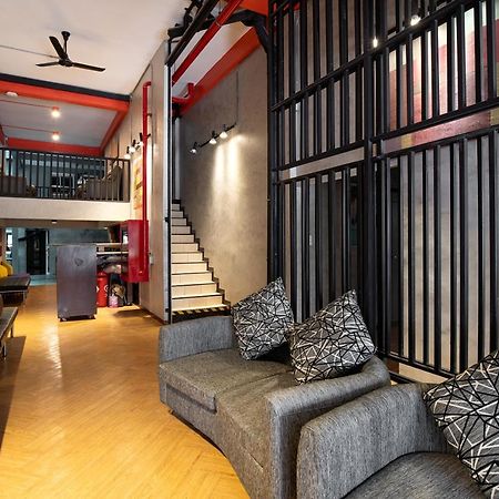 BURI Hostel Bangkok Buitenkant foto