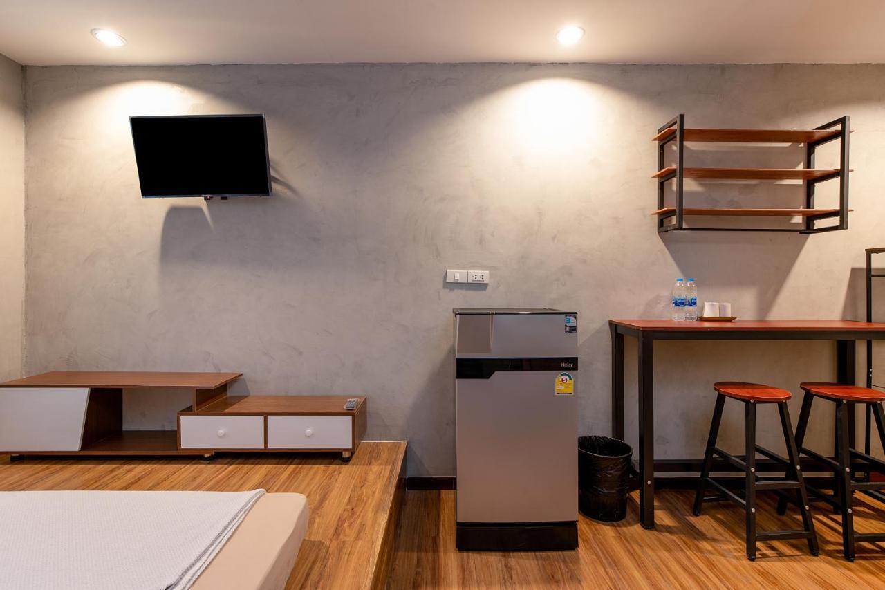 BURI Hostel Bangkok Buitenkant foto